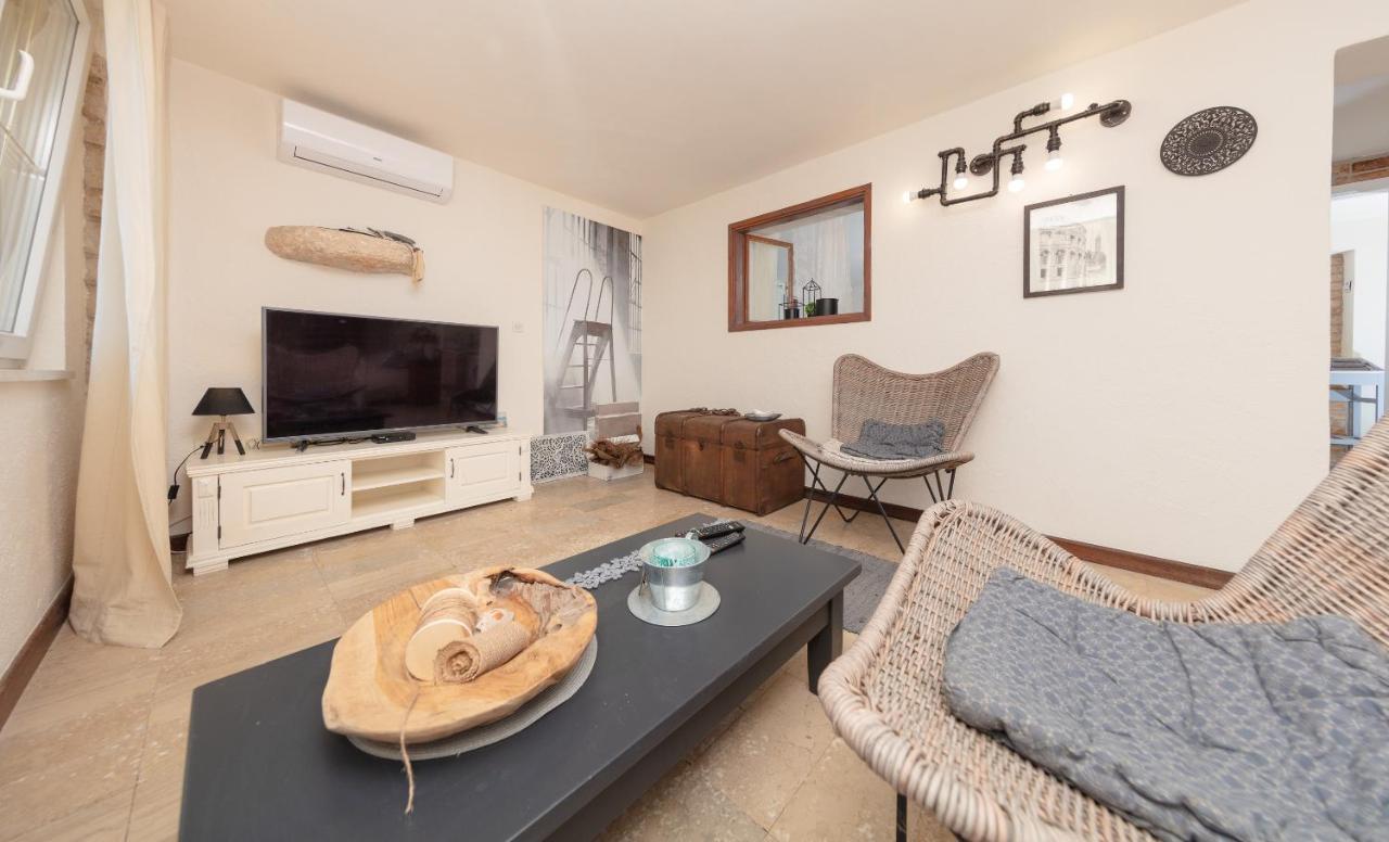 Casa Mia - Apartman Zara เมดูลิน ภายนอก รูปภาพ