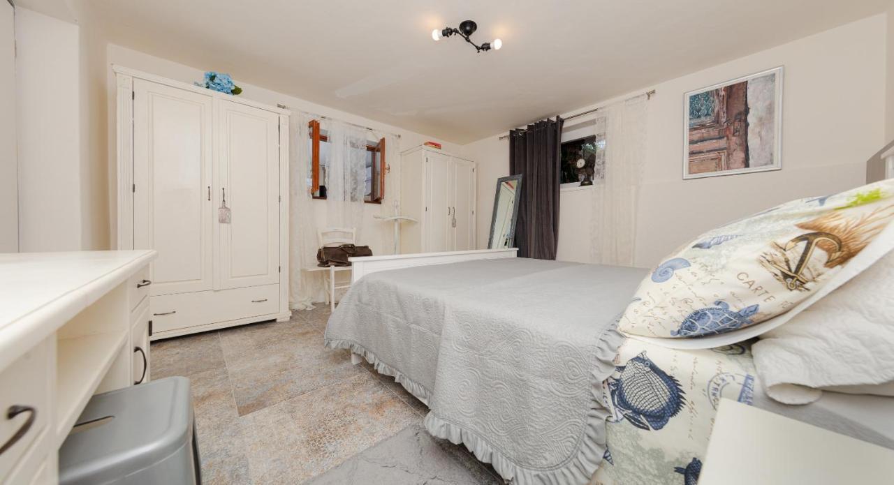 Casa Mia - Apartman Zara เมดูลิน ภายนอก รูปภาพ