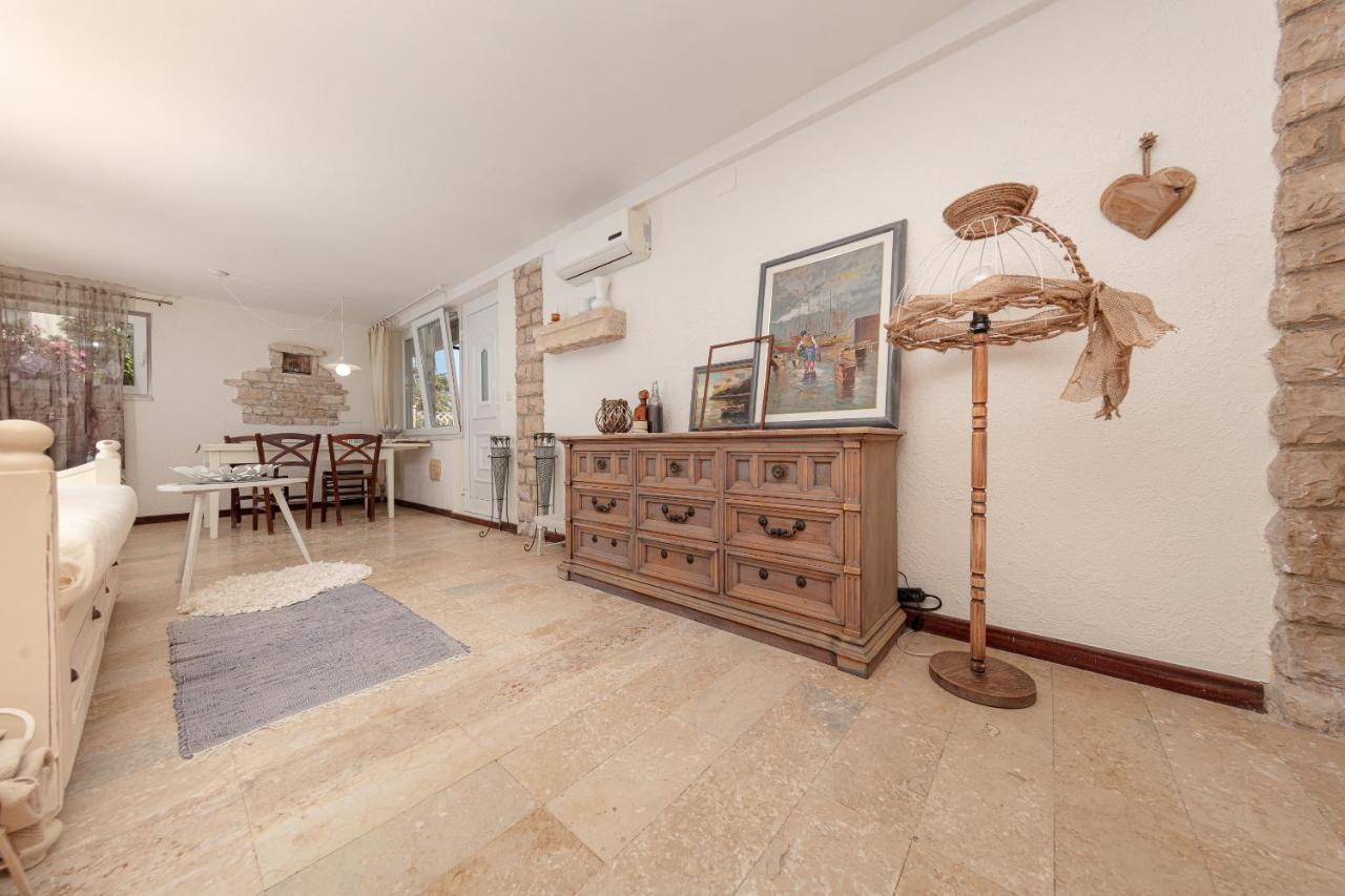 Casa Mia - Apartman Zara เมดูลิน ภายนอก รูปภาพ