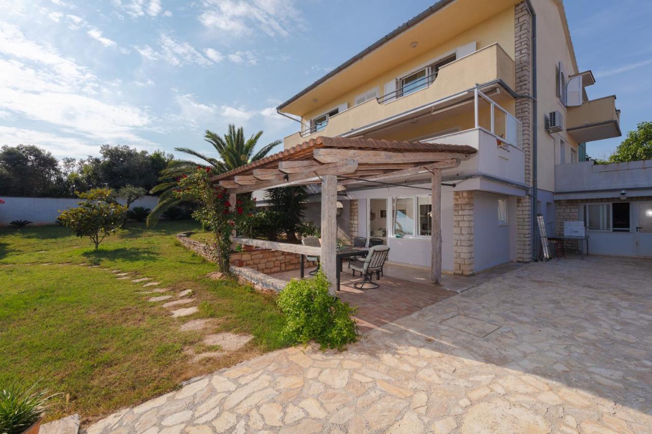 Casa Mia - Apartman Zara เมดูลิน ภายนอก รูปภาพ